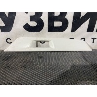 Накладка кронштейна зеркала прав. Volvo FH5 23584902,23584891,23584976