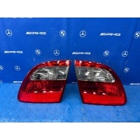 стоп фонарь в крышу багажника Mercedes-benz E350 W211 2006 A2118202964, A2118203064