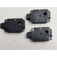Моторчик заслонки отопителя Mercedes A200 W177 A0999063502