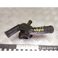 Фланец (тройник) системы охлаждения Volkswagen Multivan T5 2004 V100560,06A121132,06A121133D,6A121132,6A121133D,06A1211132