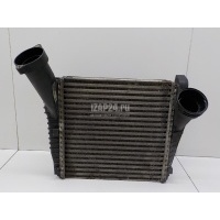 Интеркулер VAG Q7 [4L] (2005 - 2015) 7L6145803C