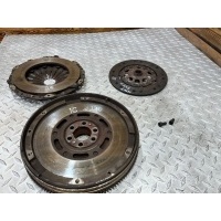 Комплект сцепления Volkswagen Passat B5 1999 058141031A