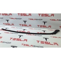 Уплотнитель Tesla Model X рест. 2022 1032146-00-C