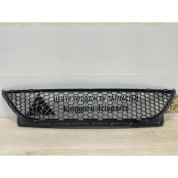 Решетка бампера Renault Logan 1 LS Рестайлинг 2009-2015 8200752803