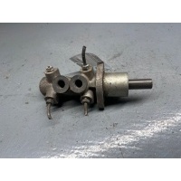 Цилиндр тормозной главный Audi 90 B4 1997 4A0611021D