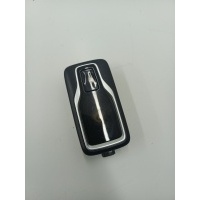 Бардачок Geely Monjaro 2024 7063043400B01