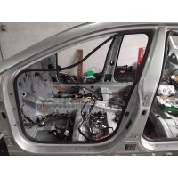 Hyundai i40 универсал уплотнитель дверь кузова переднее левая