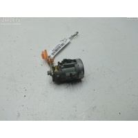 Личинка замка Перед. Лев. Mazda Premacy 2004
