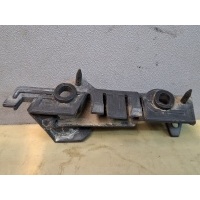 крепление переднего бампера правое Audi A4 B8/8K 2011 8K0807284