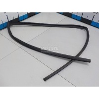 Уплотнитель стекла двери Toyota Corolla E15 (2006 - 2013) 6815202170