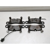 тормозные колодки Volkswagen Touareg 2 7P0698451