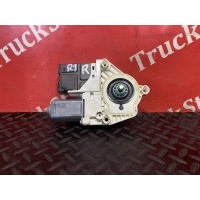 Моторчик стеклоподъемника правый Renault T 84062949