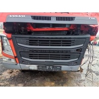 Решетка радиатора с подножкой в сборе 2017г. Volvo FM III 84577628