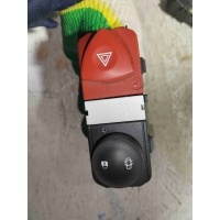 Кнопка аварийной сигнализации (аварийки) Renault Megan Scenic 2 2003 8200407416