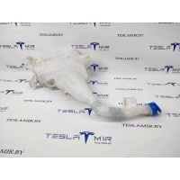 Бачок омывателя Tesla Model S 2017 1005400-00