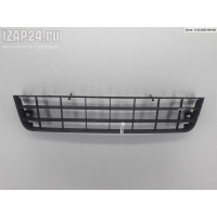 Решетка (заглушка) в бампер Перед. Volkswagen Golf-5 2006 1k0853677a