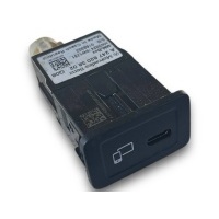 Мерседес w247 разъем порт usb 2478203802 @ м