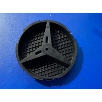 Эмблема Mercedes C W205 2018 A0008880060