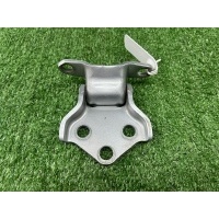 петля крышки багажника Toyota Yaris Verso 2000 6880152030