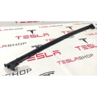уплотнитель Tesla Model X рест. 2022 1072080-00-B,1072080-90-D,1072080-80-D