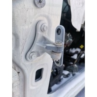 Петля двери передняя левая верхняя Mercedes-Benz A-класс 2015 W176 270.910 Mercedes-Benz A-класс W176 (2012—2015) W176 2015 A2467201137