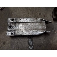 Кронштейн усилителя правый Mercedes E W212 Mercedes-Benz E-класс W212/S212/C207/A207 (2009—2013) W212 A2126200895