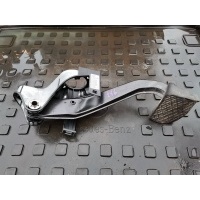 Педаль тормоза A2042902001 Mercedes-Benz GLK-Class 2014 X204 651.912 Mercedes-Benz GLK-класс X204 рестайлинг (2012—2015) X204 2014 A2042902001