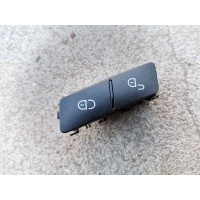 Кнопка центрального замка A2048706310 Mercedes-Benz C-Class 2009 W204 651.911 Mercedes-Benz C-класс W204/S204 (2006—2011) W204 2009 A2048706310