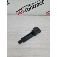Демпфер бардачка Volkswagen Jetta 6 2012 1K0858309D