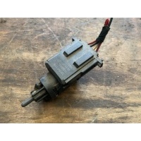 Датчик педали тормоза (лягушка) Skoda Octavia A4 2000 1J0945511D