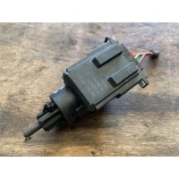 Датчик педали тормоза (лягушка) Volkswagen Golf 5 2004 3B0945511A