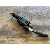 Датчик педали тормоза (лягушка) Volkswagen Caddy 2 2000 811907343B