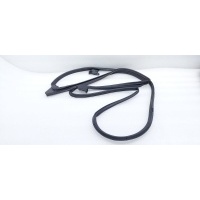 Уплотнитель двери Toyota RAV4 XA50 2021 6787242140