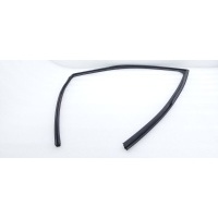 Уплотнитель стекла двери Toyota RAV4 XA50 2021 6815142121