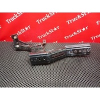 Кронштейн корпуса подножек левый 2023г. Shacman SX4188YY381 DZ16251240081