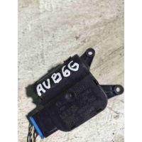 Моторчик заслонки печки Audi A4 B6(2000-2005) 2004 8E1820511B