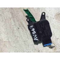 Моторчик заслонки печки Audi A4 B6(2000-2005) 2004 8E1820511B