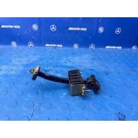 ограничитель двери Mercedes-benz cls 550 w219 2008 A2197300016
