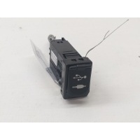 Блок управления USB Toyota Rav 4 (CA40) (2012-2015) 2014 8619042040