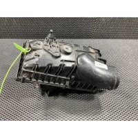 Корпус воздушного фильтра правый Land Rover Range Rover 4 2017 LR036428,LR062025,LR095789,DPLA9600BC,DPLA9H736AA,LR095793