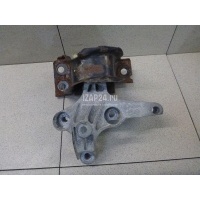 Опора двигателя правая Renault Sandero 2014 113758078R