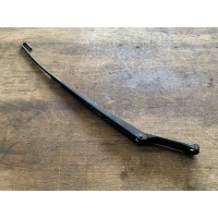 Щеткодержатели (поводок стеклоочистителя, дворник) Audi A4 B5 2000 8D1955408D