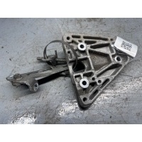 Кронштейн компрессора кондиционера Toyota Aygo 1 2005 88431-0H010