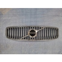 V90 рестайлинг решетка радиатора 32234068