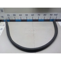 Уплотнитель капота VAG Touareg 2018 760823723