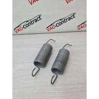 Пружина крышки багажника Volkswagen Jetta 6 2012 5C6827441, 5C6827665A