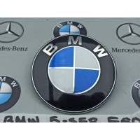 значок капота BMW 5 2006 8132375