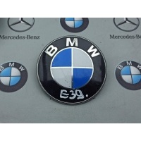 значок капота BMW 5 2001 8132375