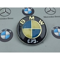 значок капота BMW 5 2001 8132375
