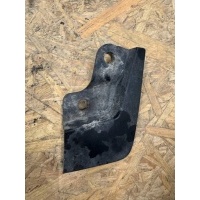 Брызговик левый передняя renault trafic ii 8200081104
